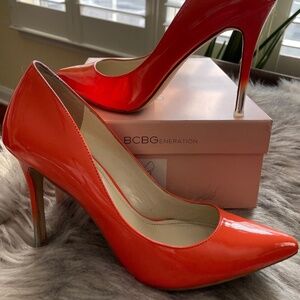 BCBGeneration BG-Treasure, size 7.5M Papaya Punch Patent Leather (Pre-owned)